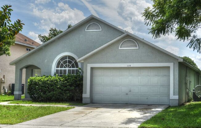 Beautiful Home in Alafaya Woods Totally Remodeled