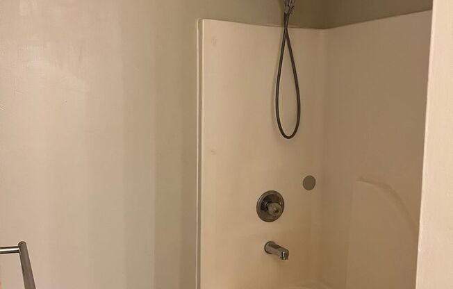 1 bed, 1 bath, $775, Unit #1