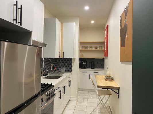 318 E 151 ST