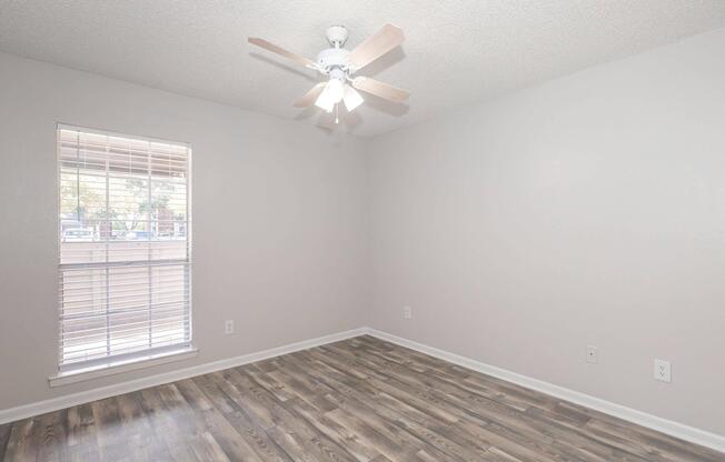 3 beds, 2 baths, 909 sqft, $1,339