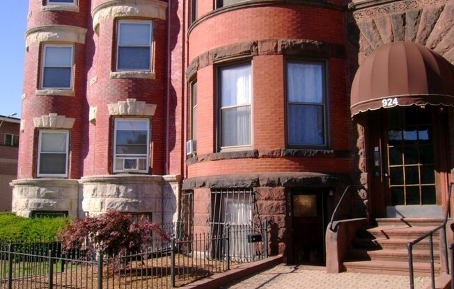 924 Beacon St.