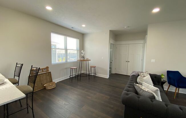 1 bed, 1 bath, 766 sqft, $1,695, Unit 20601 Washington Plaza Carriage House with Attached Garage A972 X09