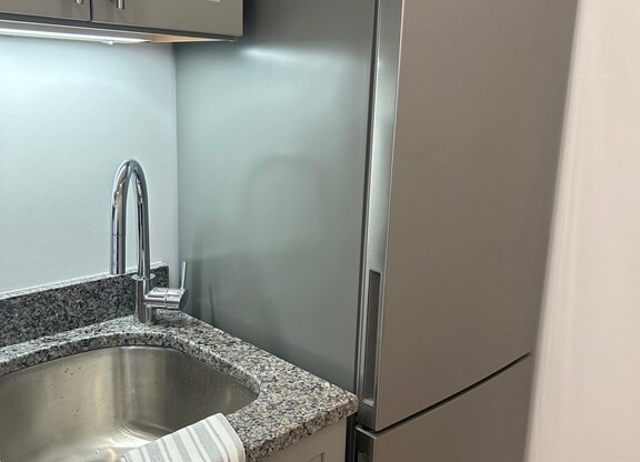 Studio, 1 bath, 450 sqft, $1,850, Unit 405