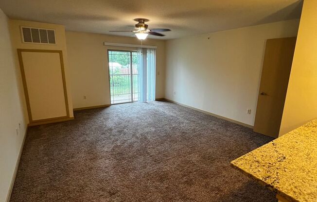 1 bed, 1 bath, 756 sqft, $1,385, Unit 4320-212