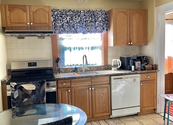 12 Lewis Rd # 1