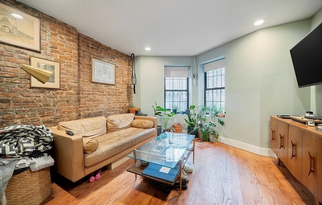806 PRESIDENT ST