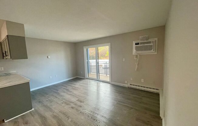 1 bed, 1.5 baths, 766 sqft, $1,550, Unit 4-3A