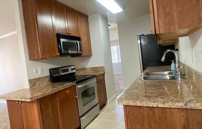 2 beds, 1 bath, $2,495, Unit Unit K205