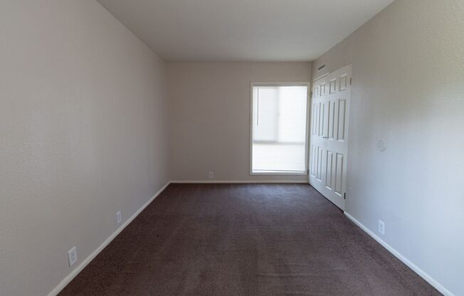 2 beds, 1 bath, 784 sqft, $1,100, Unit 1808 3E