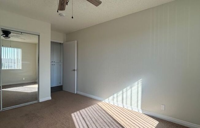 2 beds, 1 bath, $2,250, Unit 04