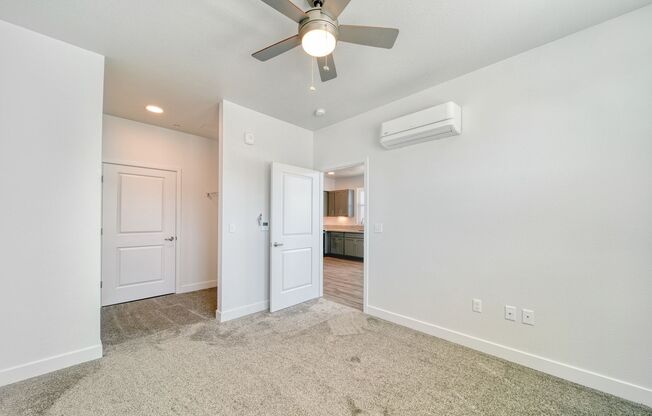 2 beds, 2 baths, 1,012 sqft, $1,810, Unit 122