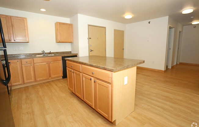 2 beds, 1 bath, 979 sqft, $1,005, Unit 207