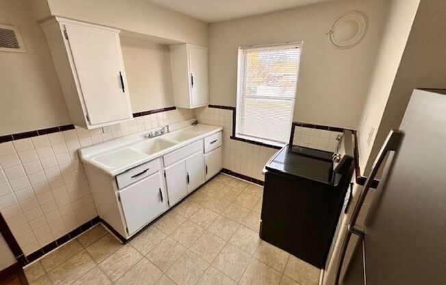 1 bed, 1 bath, 700 sqft, $825, Unit 3841