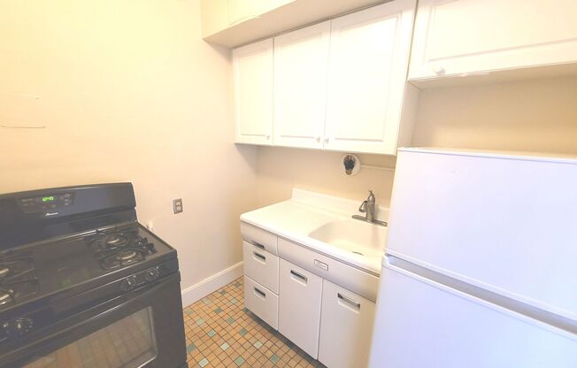 1 bed, 1 bath, $1,045, Unit 407