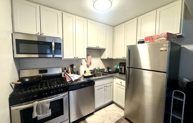 1 bed, 1 bath, $1,095, Unit 101