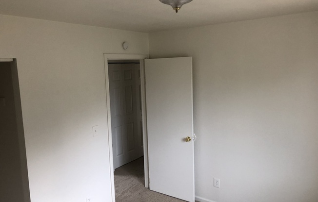 2 beds, 1 bath, 864 sqft, $1,745, Unit 7821