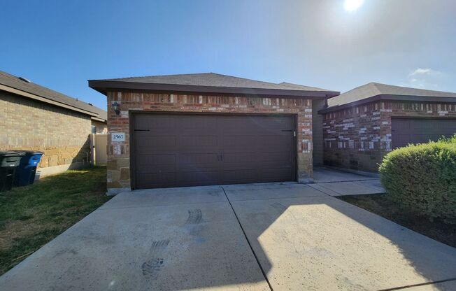 Close to Voss Farm Elementary / Fridge / Covered Back Patio w Fan / NBISD