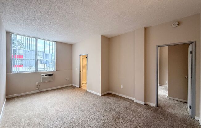 3 beds, 2 baths, 950 sqft, $2,395, Unit 314