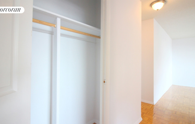 1 bed, 1 bath, $4,400, Unit 22C