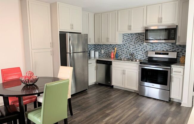 1 bed, 1 bath, 640 sqft, $925, Unit 2335-01