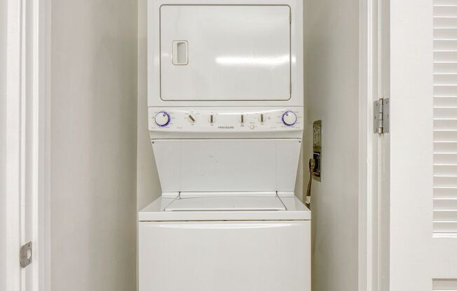 Studio, 1 bath, 564 sqft, $3,507.69, Unit 108