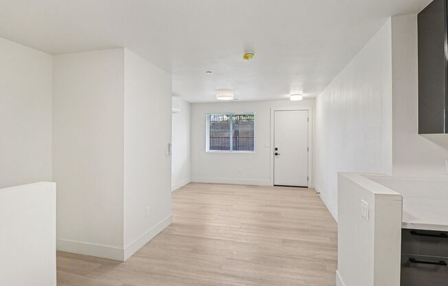 2 beds, 2 baths, $3,595, Unit 212