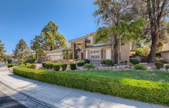 38 HUMMINGBIRD LN - GATED ESTATE HOME W/POOL! AVAILABLE 03/09/2026