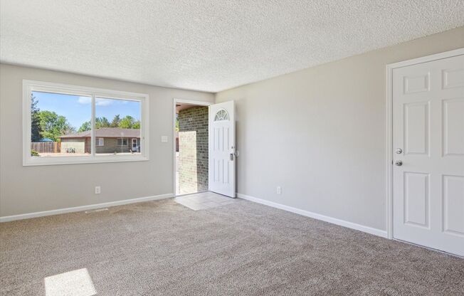 912 Kelly Place