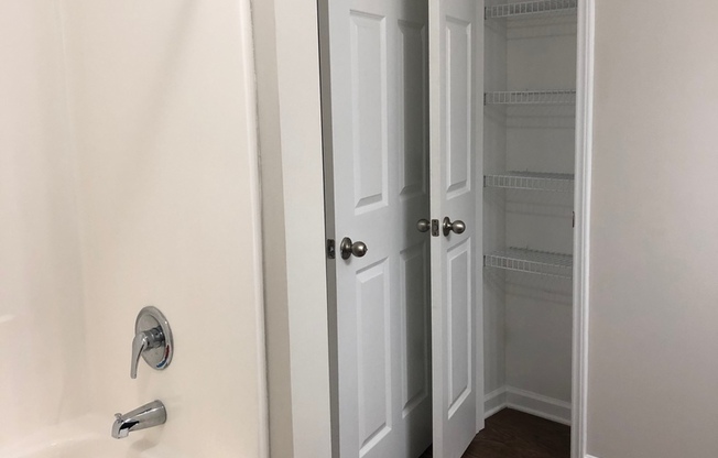 2 beds, 2 baths, 1,131 sqft, $1,425, Unit 2796-7