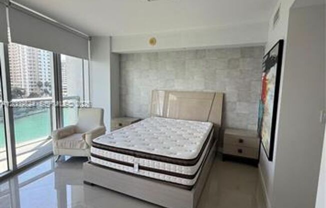 2 beds, 2 baths, 1,325 sqft, $5,000, Unit 465 Brickell Ave # 619
