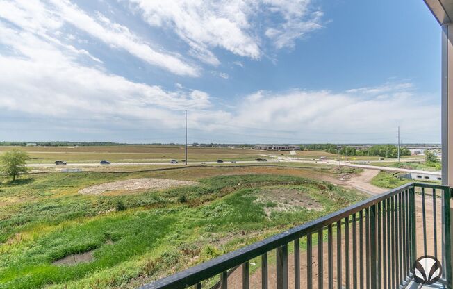 2 beds, 2 baths, 1,043 sqft, $1,665, Unit YH-3042