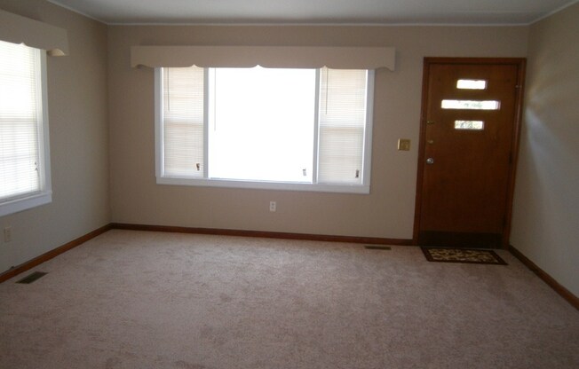 3 beds, 1 bath, $1,150