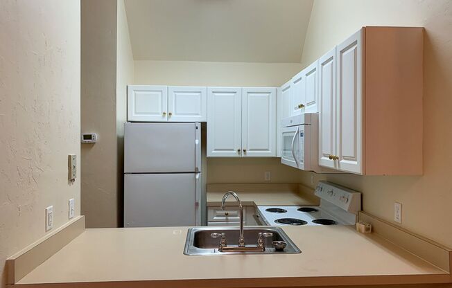 2 beds, 2 baths, 664 sqft, $1,195, Unit 5
