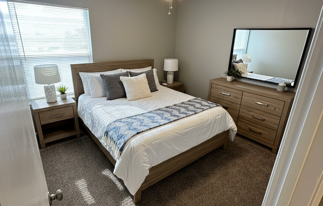 2 beds, 1.5 baths, 900 sqft, $920, Unit 605-202