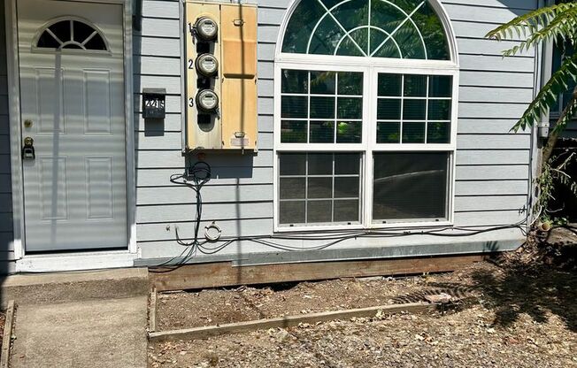 Berg- TriPlex on Lee St SE #10095