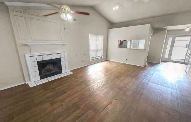 Charming 3-Bedroom Home in Prime Fort Worth Location!