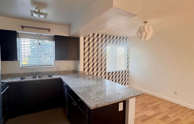 3 beds, 2 baths, 1,205 sqft, $2,075, Unit 122