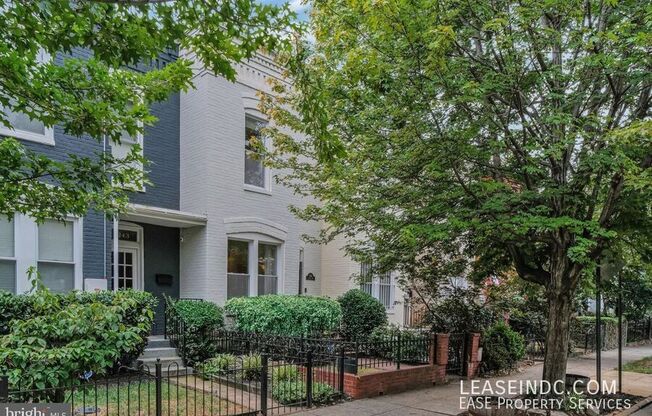 1241 I ST NE