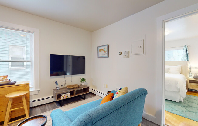 22 HEWS ST