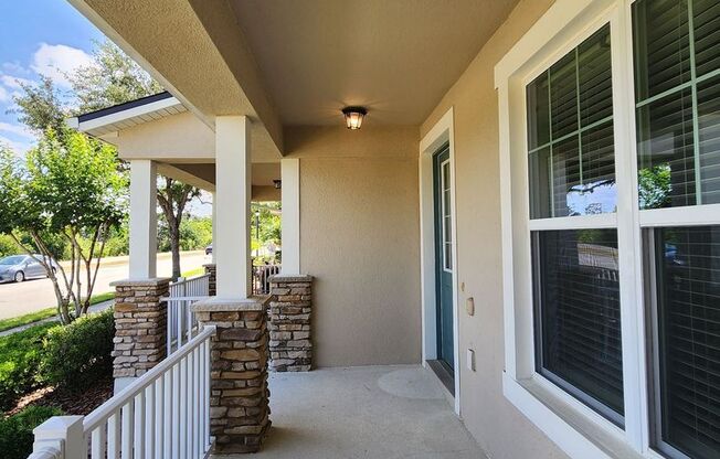 AVAILABLE NOW! BEAUTIFUL 3 bedroom TOWNHOME IN WINDERMERE