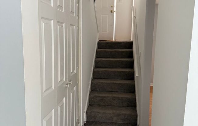 3 beds, 1 bath, 1,000 sqft, $1,750, Unit 135HS