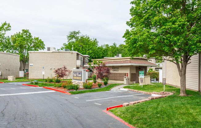 Gold Creek Apartments