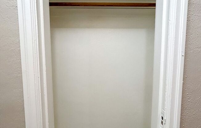 RENT SPECIAL: $500 Off First Full Month's Rent With One Year Lease! ~ 495 21st St SE