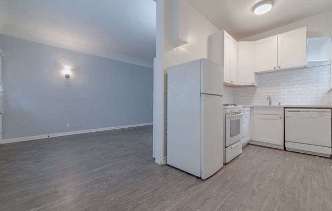 1 bed, 1 bath, $2,320, Unit 9033