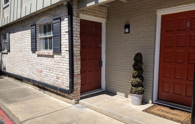 Central Austin Private Lifestyle!