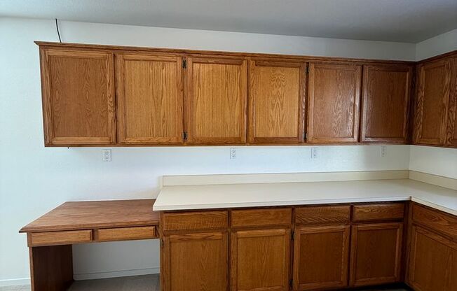 2 beds, 2 baths, $2,375, Unit B