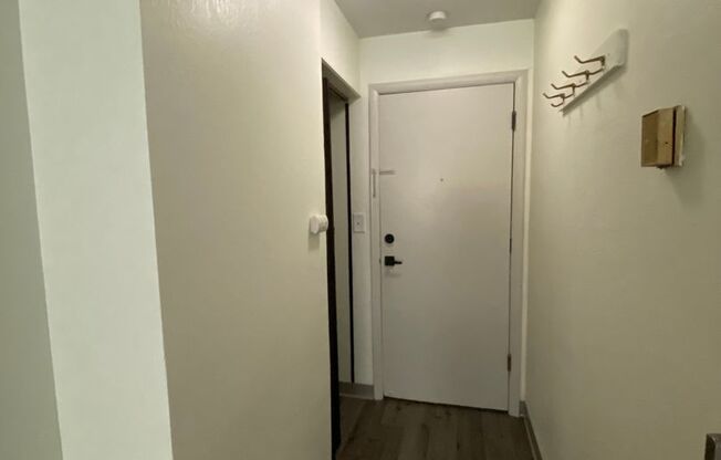 Studio, 1 bath, $725, Unit #142