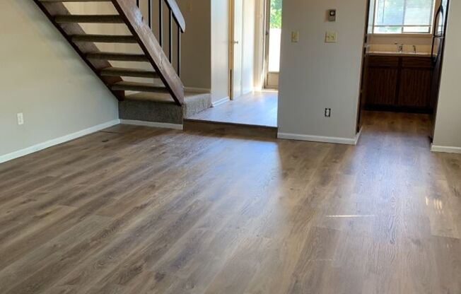 1925 Ross Ct Apt A