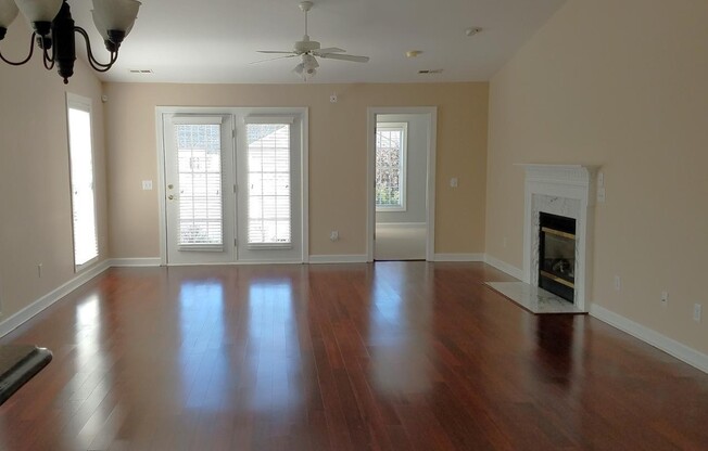 105 LODGIN CT