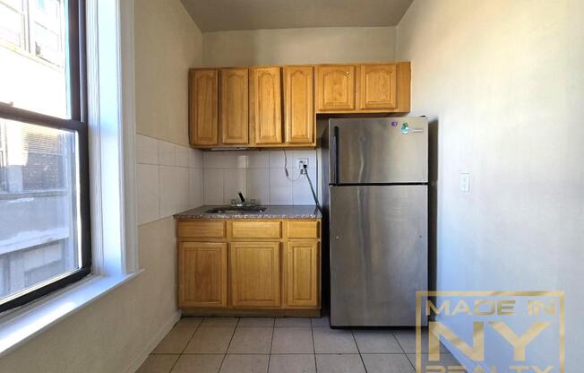 1 bed, 1 bath, $2,350, Unit D3